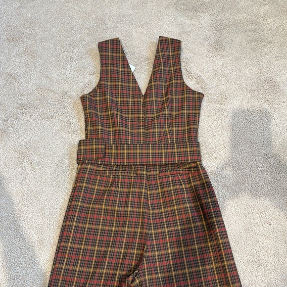 Plaid Jumpsuit with Belt - Picture 7 of 8